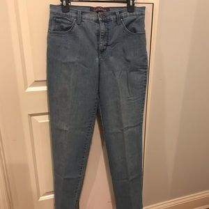 Light Wash Classic Straight Leg Jeans